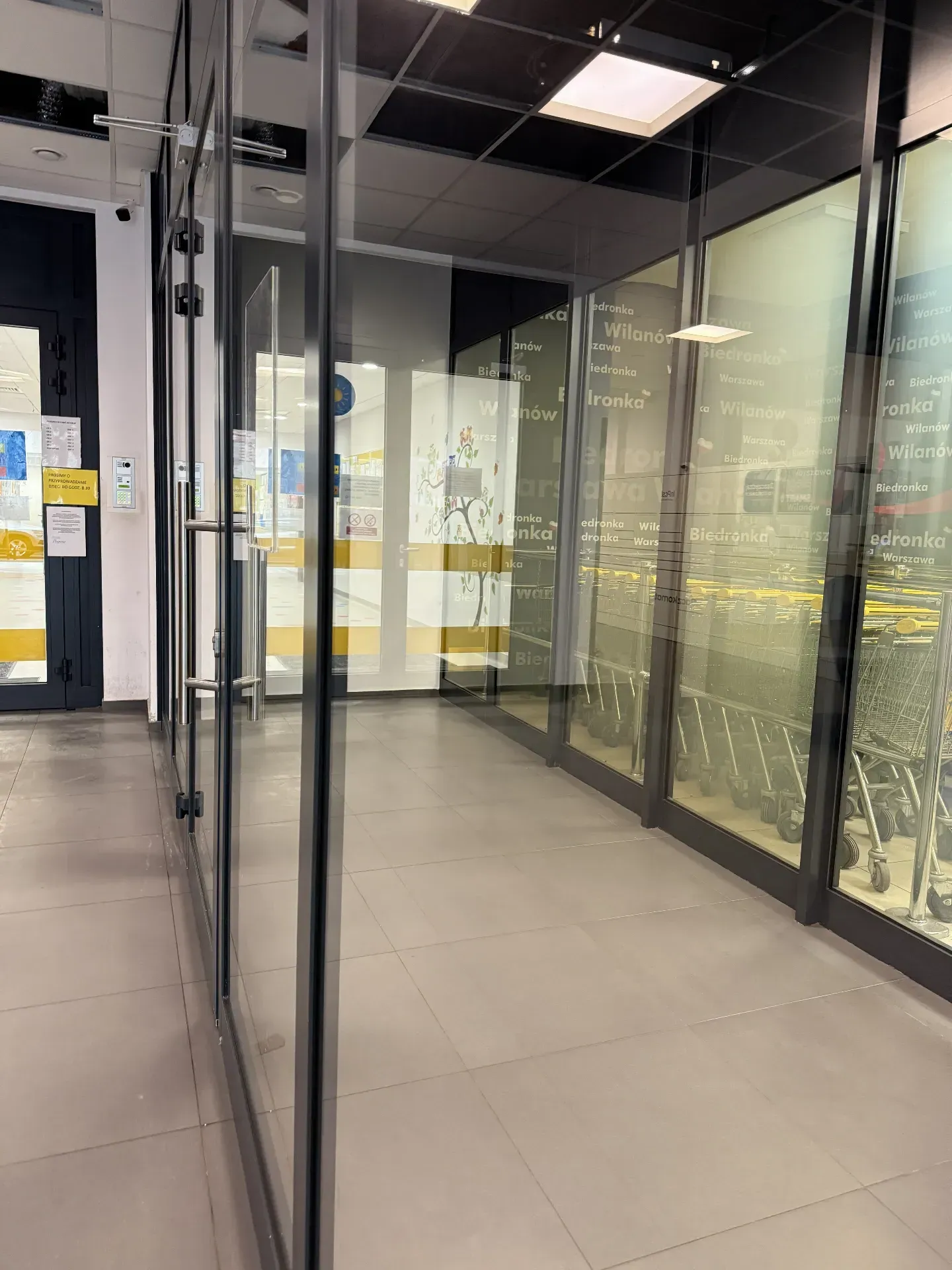 Do wynajęcia lokal usługowy. 3