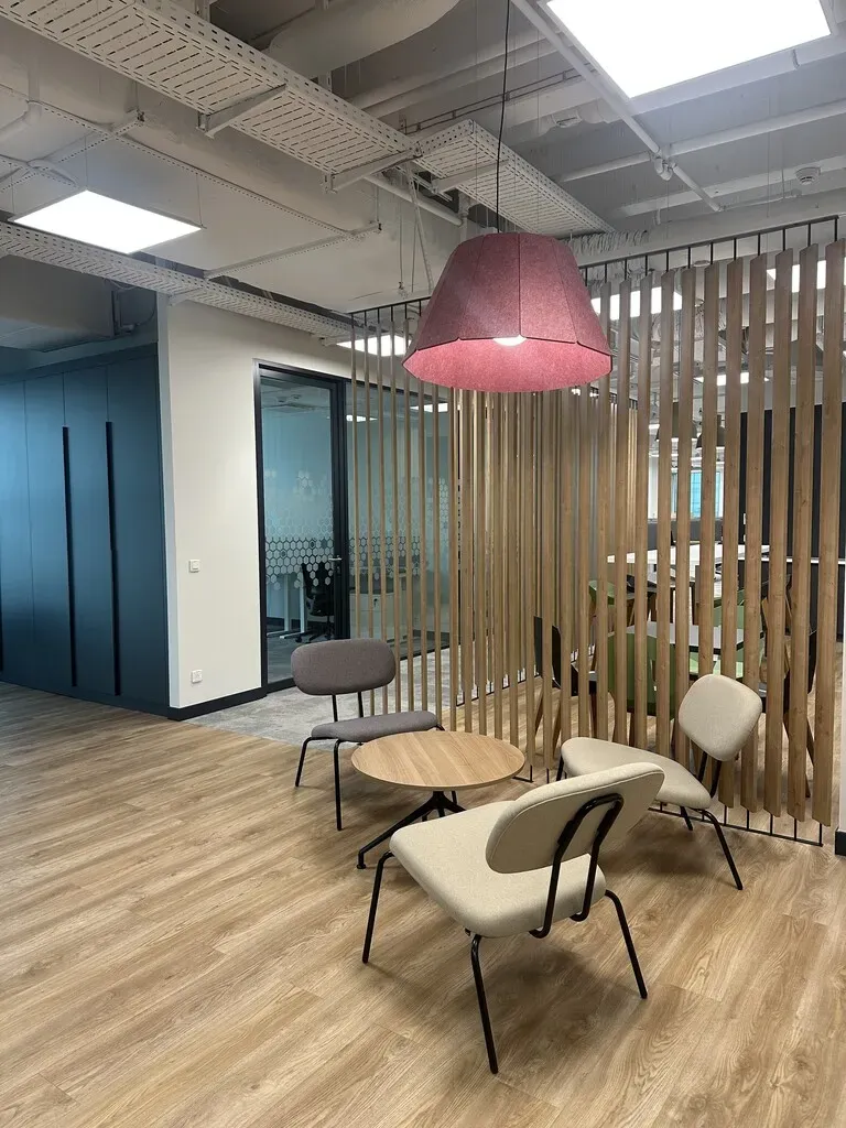 Wykończone biuro z meblami, Warszawa. 4