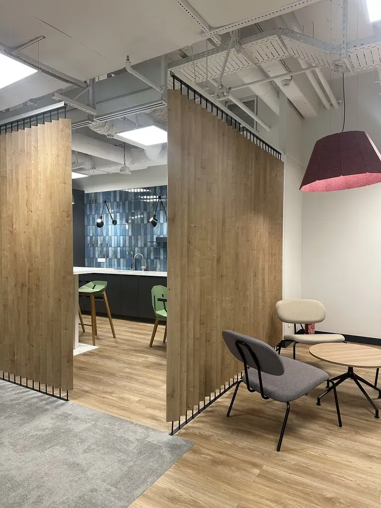 Wykończone biuro z meblami, Warszawa. 5