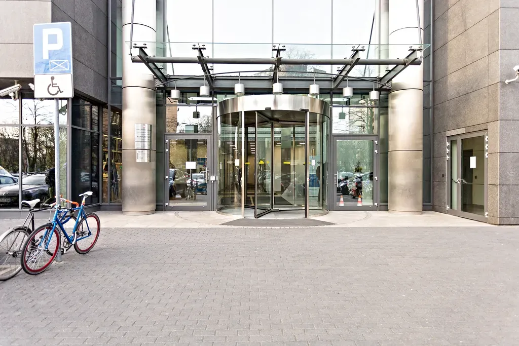 Biuro z dobrą komunikacją Warszawa, Ochota. 6